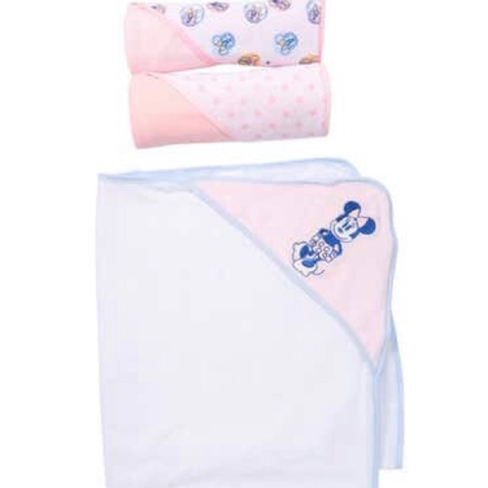 Disney’s Minnie Mouse Hooded Towels